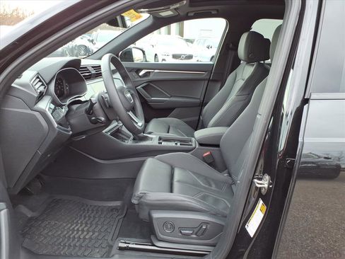 Certified 2025 Audi Q3 2.0T Premium w/ Convenience Package image 10