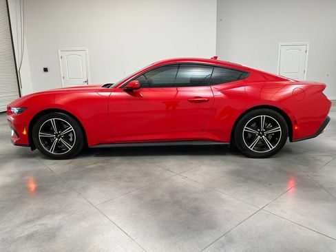 Used 2025 Ford Mustang Coupe RWD image 5