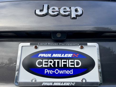 Used 2019 Jeep Cherokee Limited AWD/4WD image 39