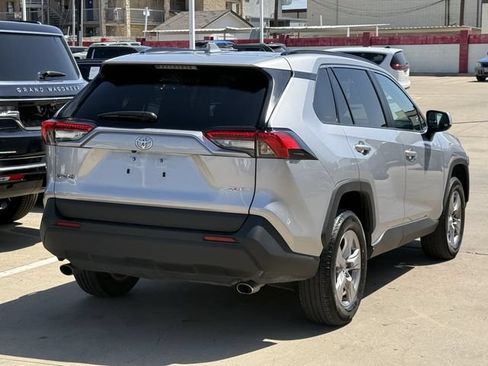 Used 2025 Toyota RAV4 XLE FWD image 4