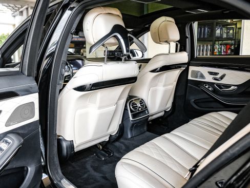Used 2018 Mercedes-Benz S 560 Sedan image 37