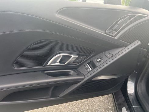 Used 2017 Audi R8 V10 plus AWD/4WD image 7