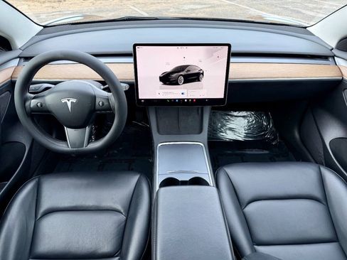 Used 2023 Tesla Model 3 Standard Range RWD image 9