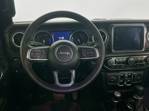 Used 2023 Jeep Wrangler Sahara w/ Cold Weather Group image 17