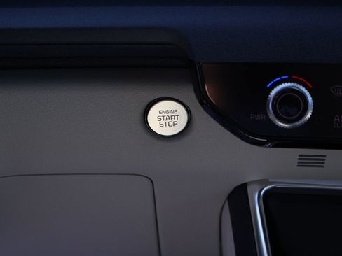 New 2026 Kia Carnival EX FWD image 31