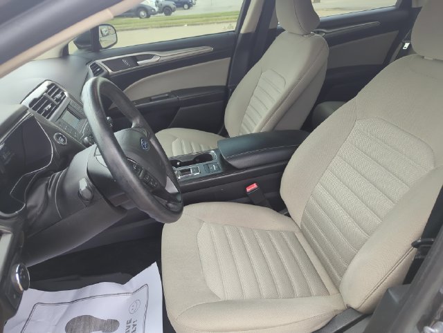 Used 2018 Ford Fusion S FWD image 17