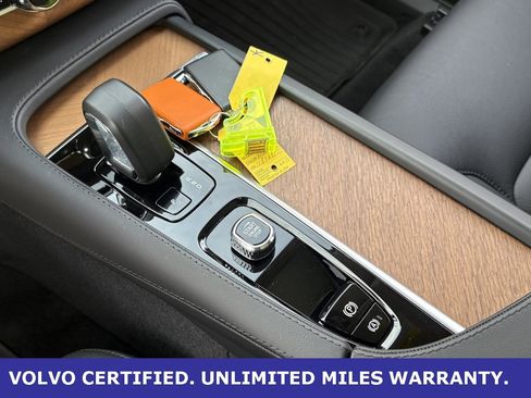 Certified 2024 Volvo XC90 B6 Plus w/ Protection Package Premier image 21
