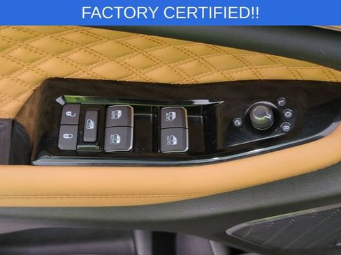 Certified 2025 Jeep Grand Cherokee L Summit w/ Obsidian Package image 24