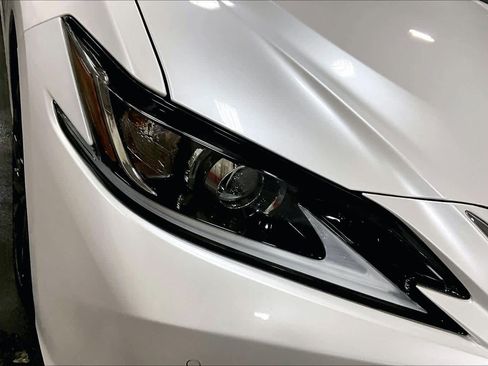 Used 2020 Lexus ES 300h w/ Accessory Package 2 FWD image 28