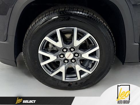 Used 2023 GMC Acadia SLT AWD/4WD image 36