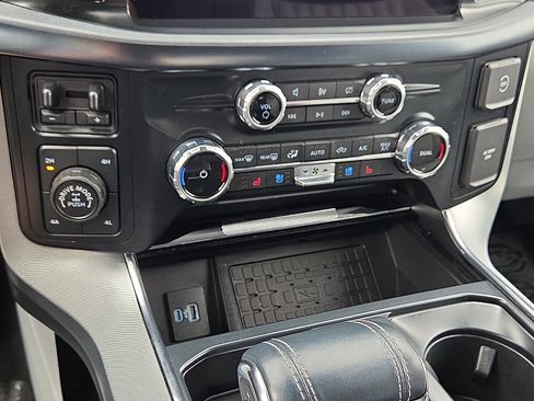 Used 2023 Ford F150 Limited image 19