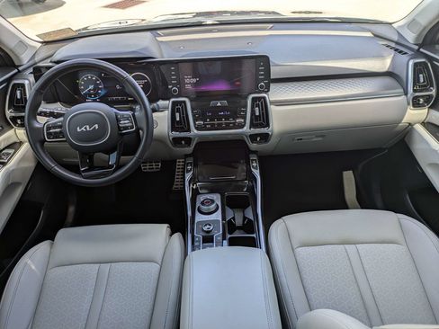 Used 2023 Kia Sorento SX Prestige w/ Panoramic Sunroof Package AWD/4WD image 17