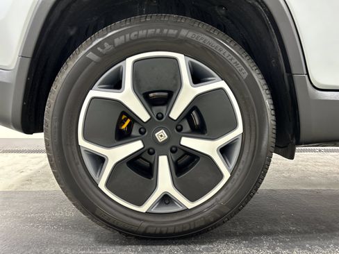 Used 2024 Rivian R1T Adventure AWD/4WD image 12