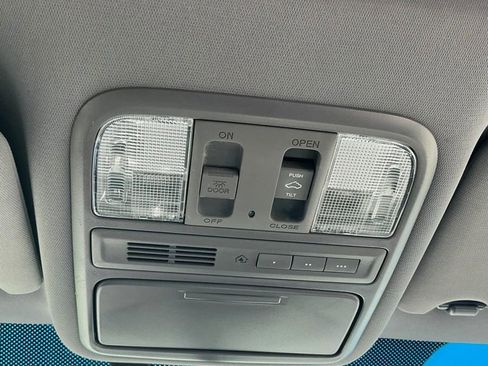 Used 2015 Honda Pilot Touring image 14