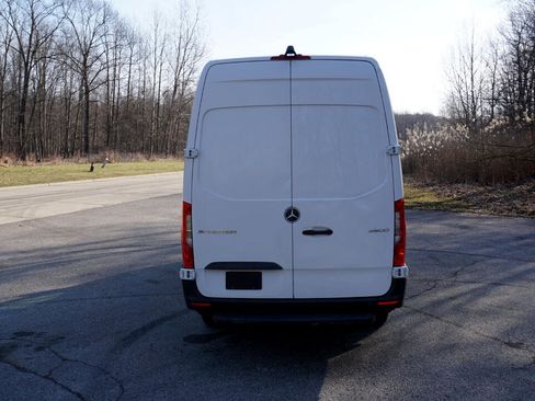 Used 2020 Mercedes-Benz Sprinter 2500 w/ Driver Convenience Package image 4