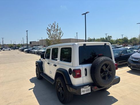 Used 2021 Jeep Wrangler Unlimited Sport w/ Sun And Sound Package AWD/4WD image 8
