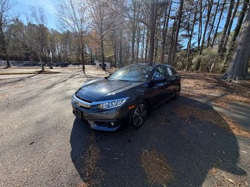 Used 2016 Honda Civic EX-T image 2