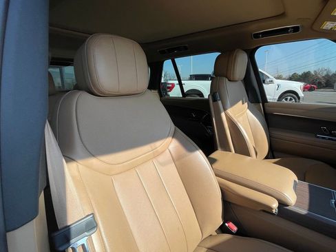 Used 2023 Land Rover Range Rover SE image 27