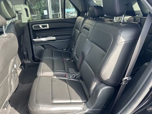 Used 2022 Ford Explorer XLT w/ Equipment Group 202A image 12