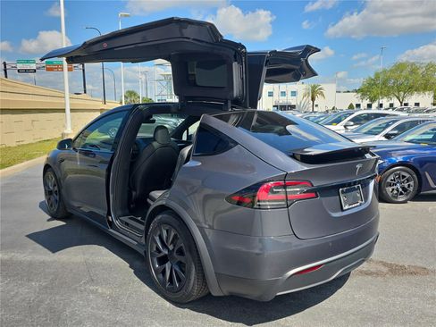 Used 2023 Tesla Model X Base image 14