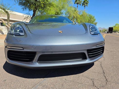 Used 2025 Porsche 718 Cayman S w/ Sport Chrono Package RWD image 11