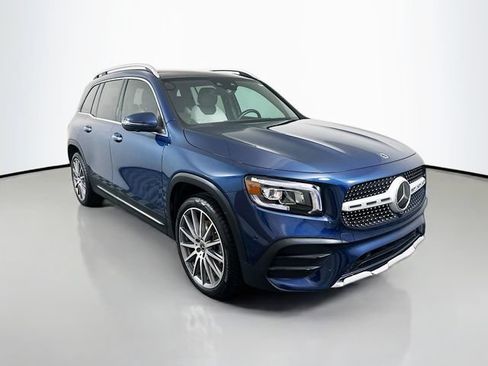 Used 2022 Mercedes-Benz GLB 250 image 3