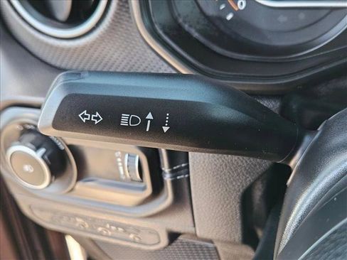 Used 2026 Jeep Wrangler Unlimited Rubicon AWD/4WD image 15