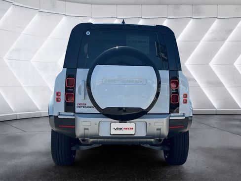 Used 2025 Land Rover Defender 90 S image 5