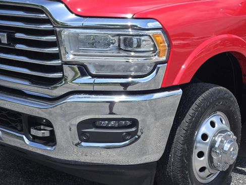Used 2022 RAM 3500 Limited AWD/4WD image 9