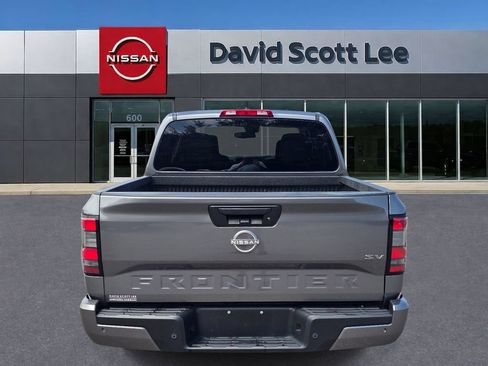 Used 2024 Nissan Frontier SV w/ Technology Package RWD image 8