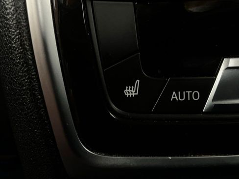 Used 2022 BMW X7 xDrive40i w/ M Sport Package image 17