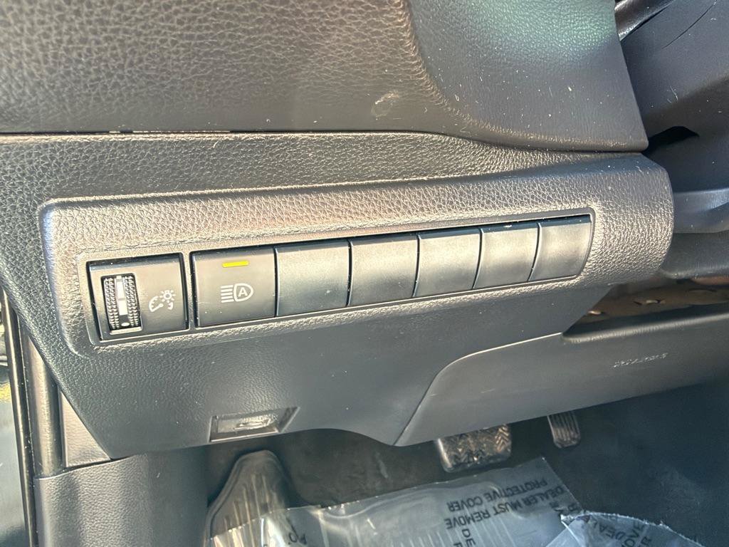 Used 2019 Toyota Corolla XSE FWD image 21