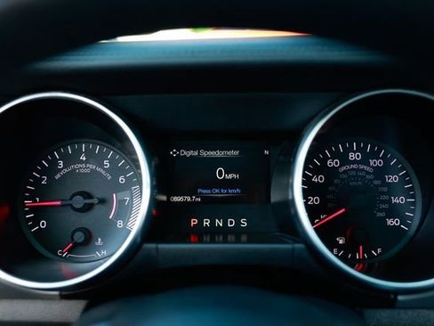 Used 2019 Ford Mustang Premium image 30