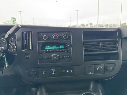 Used 2021 Chevrolet Express 2500 w/ Driver Convenience Package image 12