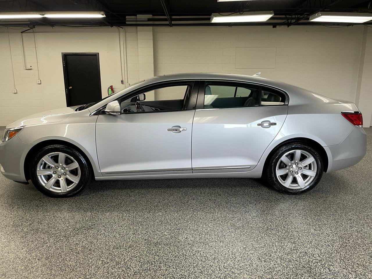 Used 2010 Buick LaCrosse CXL w/ Luxury Package AWD/4WD image 8