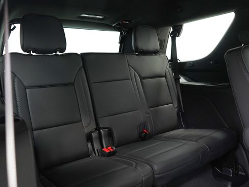 Used 2025 GMC Yukon Denali w/ Sun & Power Step Package AWD/4WD image 12