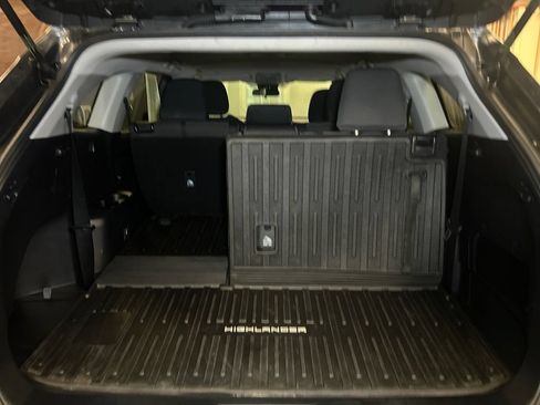Used 2023 Toyota Highlander L FWD image 19