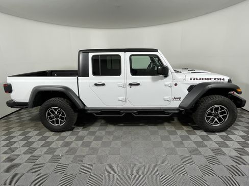 Used 2024 Jeep Gladiator Rubicon w/ Safety Group image 6