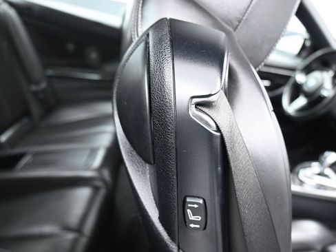 Used 2017 BMW M4 Convertible image 37