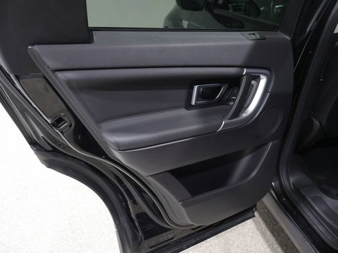 Used 2017 Land Rover Discovery Sport HSE image 18