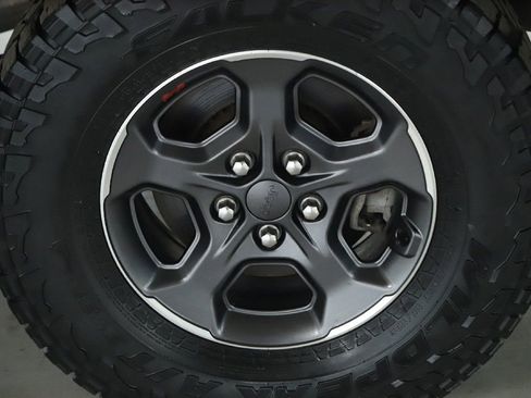 Used 2020 Jeep Gladiator Rubicon image 38