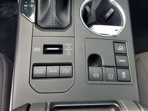 Used 2024 Toyota Highlander LE image 26