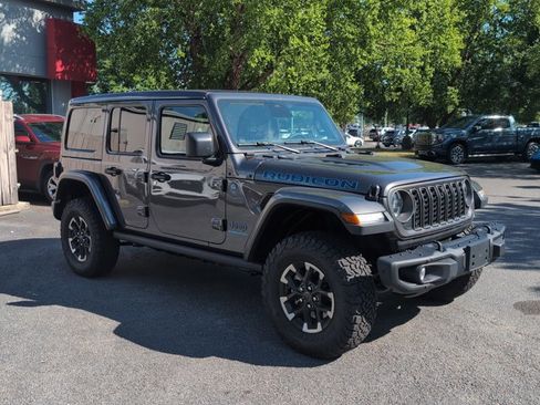 Used 2025 Jeep Wrangler Unlimited Rubicon 4xe w/ Safety Group AWD/4WD image 3