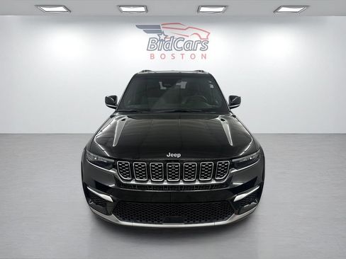 Used 2023 Jeep Grand Cherokee Summit AWD/4WD image 2
