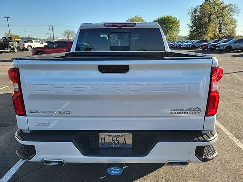 Used 2022 Chevrolet Silverado 1500 High Country w/ Technology Package image 4