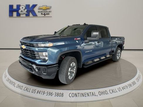 Used 2025 Chevrolet Silverado 2500 Custom w/ Custom Value Package AWD/4WD image 3