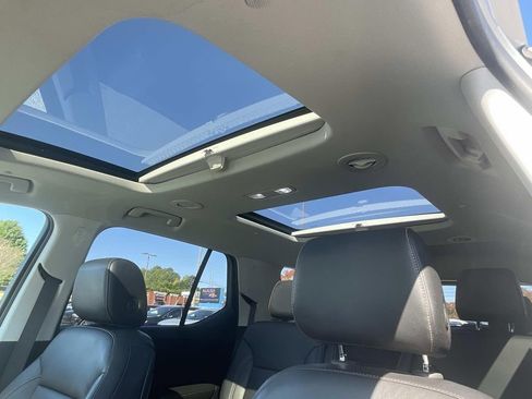 Used 2018 Chevrolet Traverse LT image 21