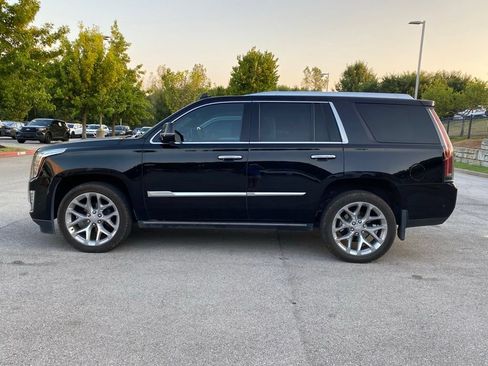 Used 2020 Cadillac Escalade Platinum AWD/4WD image 4
