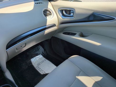 Used 2019 INFINITI QX60 Luxe w/ Essential Package image 17