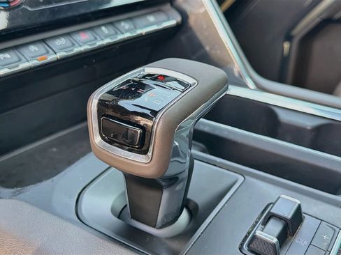 Used 2024 GMC Sierra 1500 Denali w/ Technology Package AWD/4WD image 17